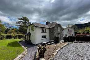 Coed Derw Isaf Holiday Cottage Betws-Y-Coed - Perfect for any occasion!